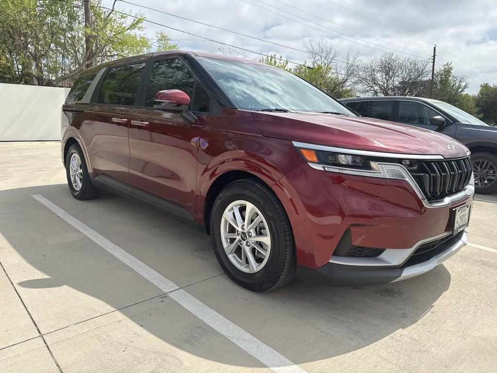 Used 2023 Kia Carnival LX image 12