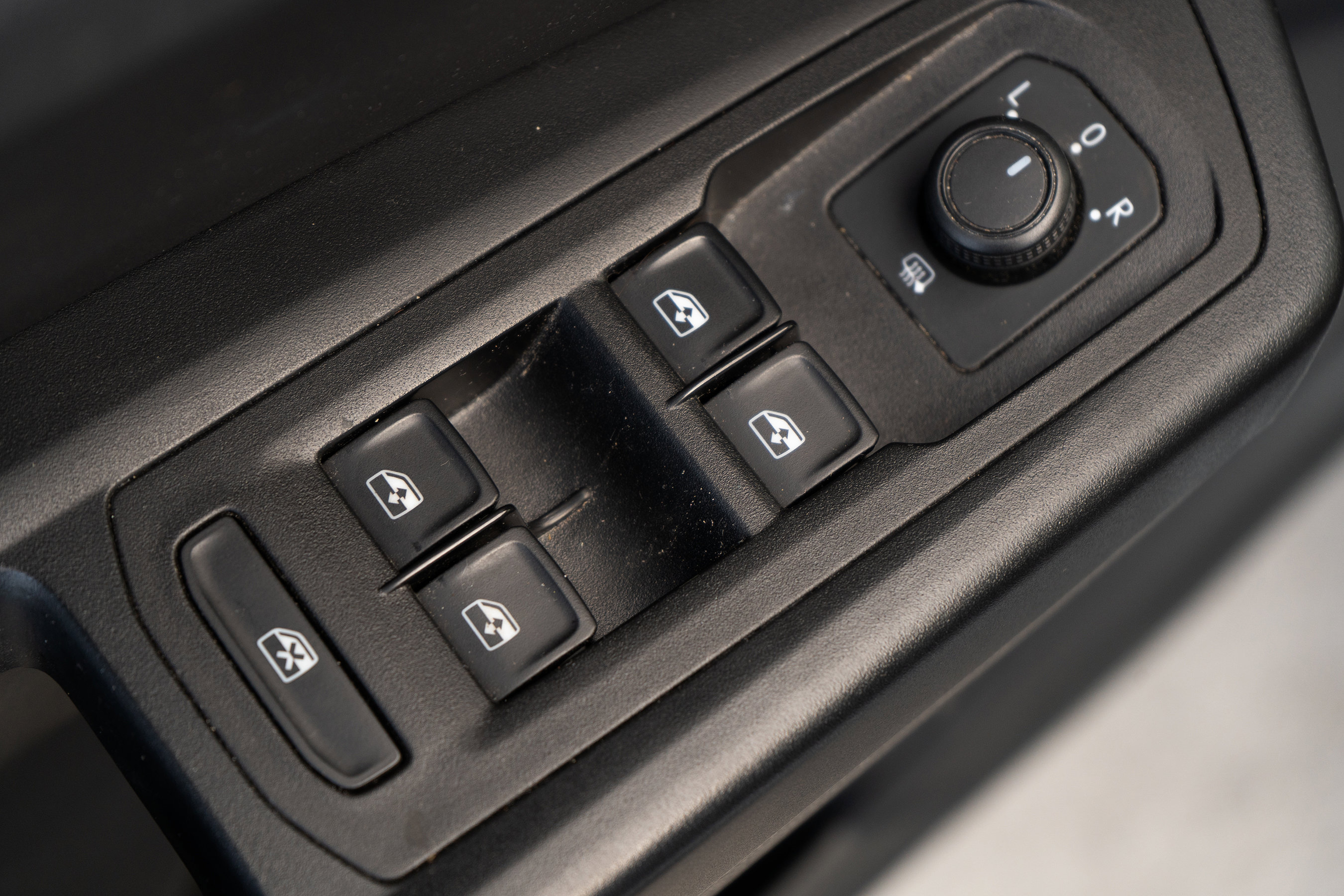 Used 2020 Volkswagen Atlas SE image 36