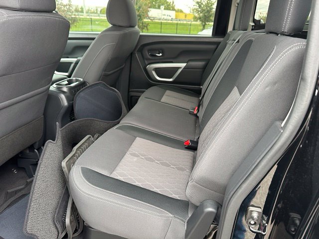 Used 2024 Nissan Titan SV w/ SV Convenience Package RWD image 9