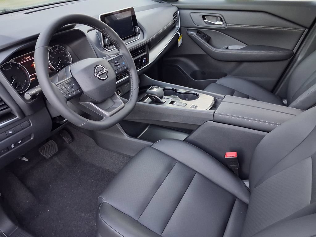New 2026 Nissan Rogue Dark Armor FWD image 7