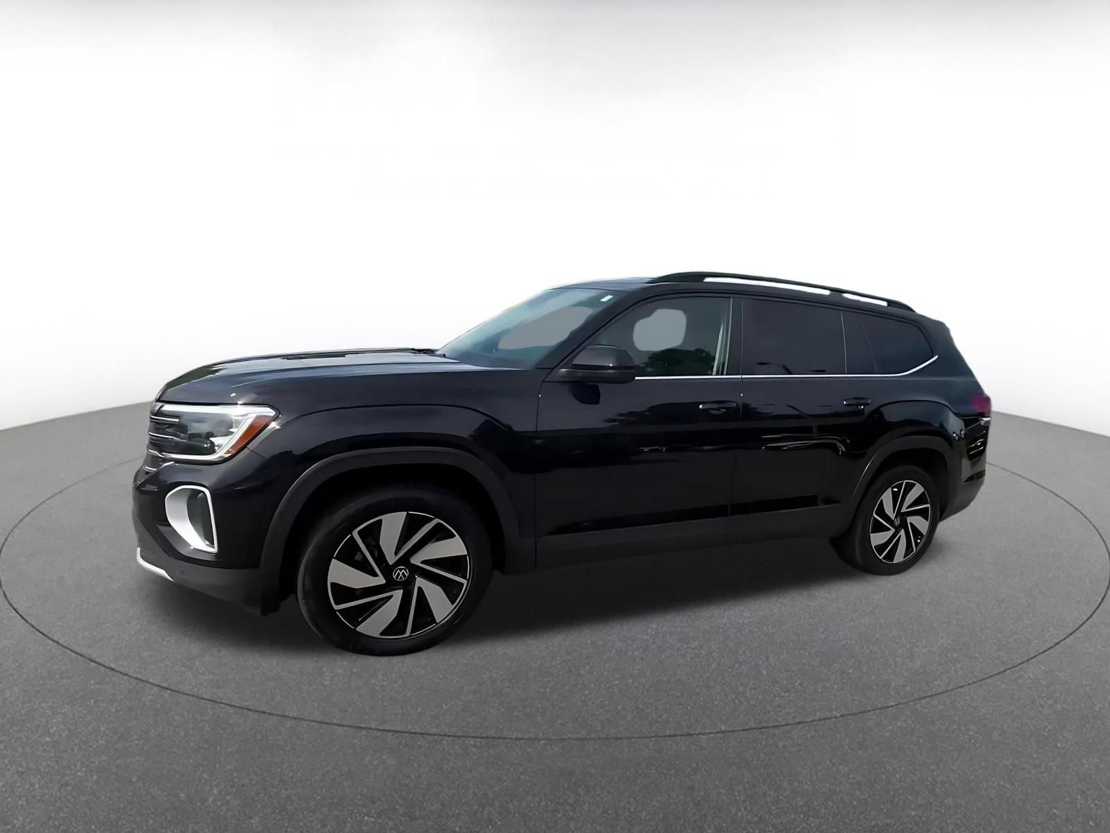 Used 2025 Volkswagen Atlas SE AWD/4WD image 8