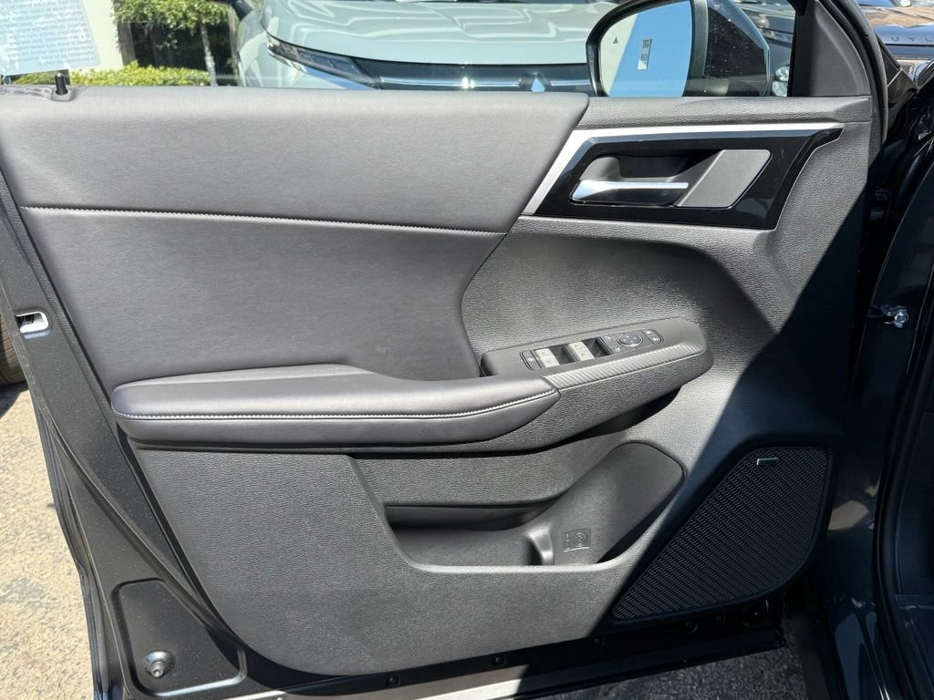 New 2026 Mitsubishi Outlander LE FWD image 34