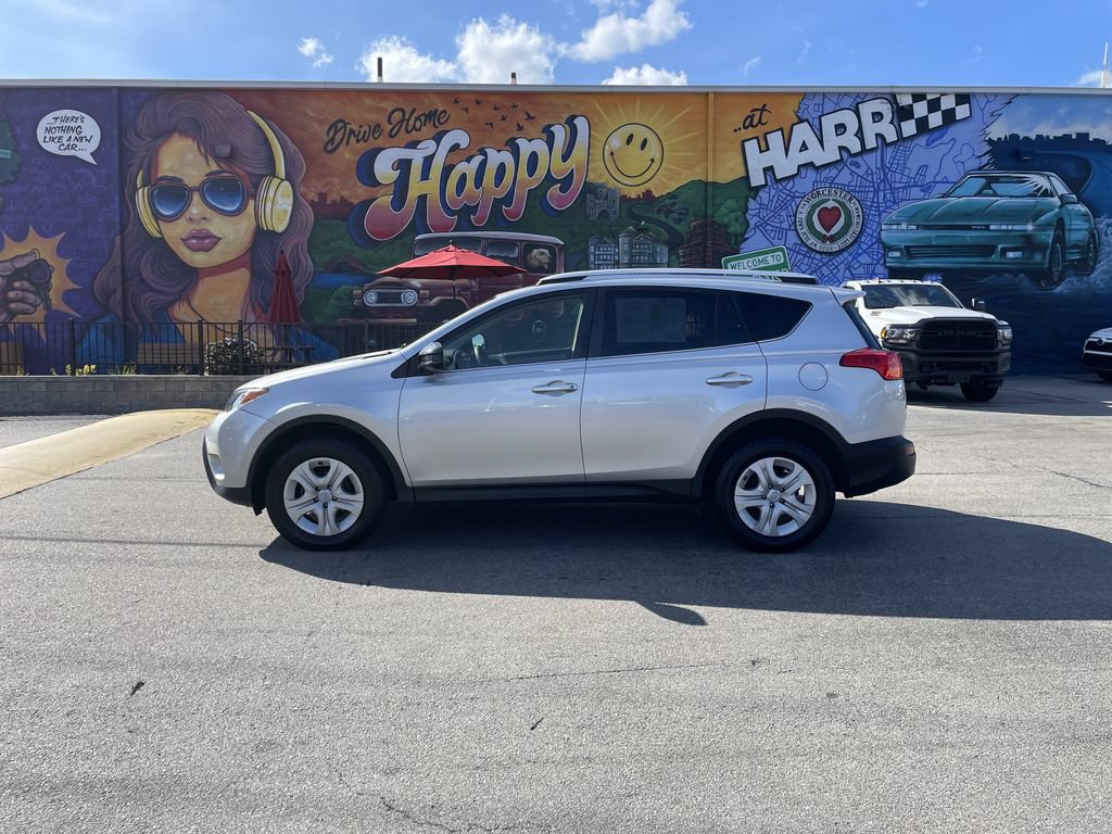 Used 2015 Toyota RAV4 LE AWD/4WD image 2