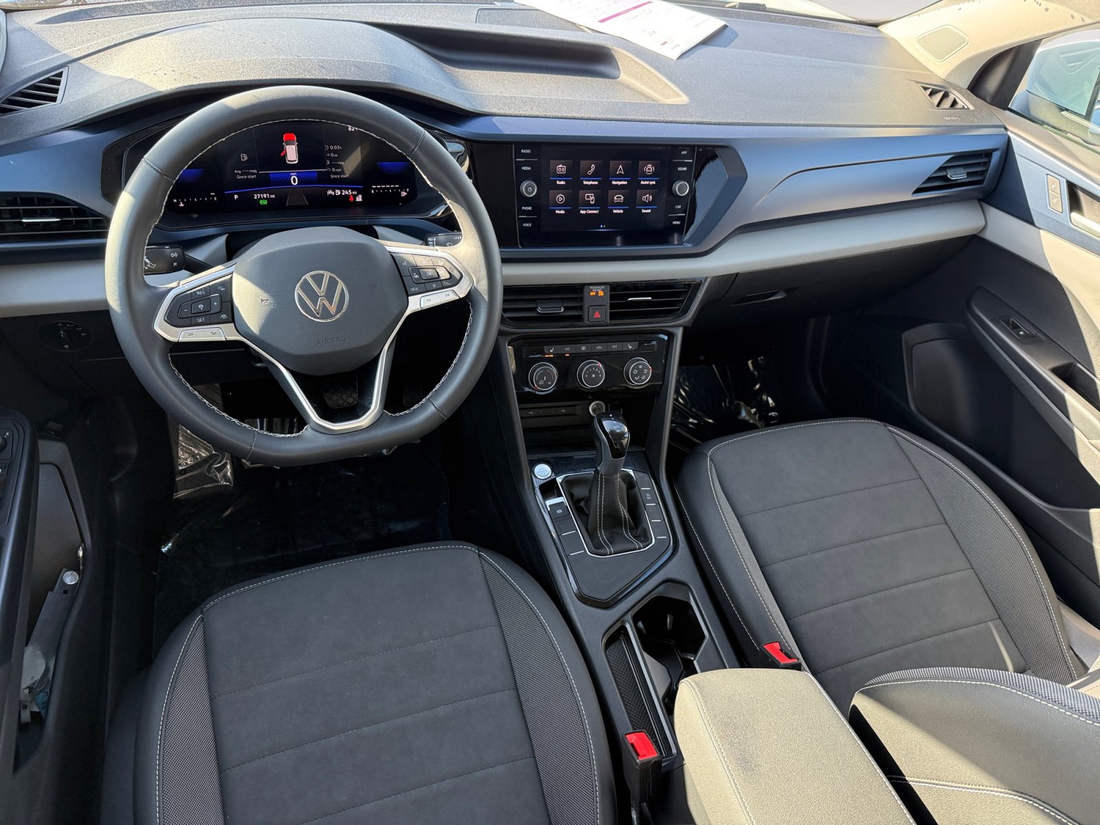 Certified 2023 Volkswagen Taos SE w/ Panoramic Sunroof Package FWD image 15