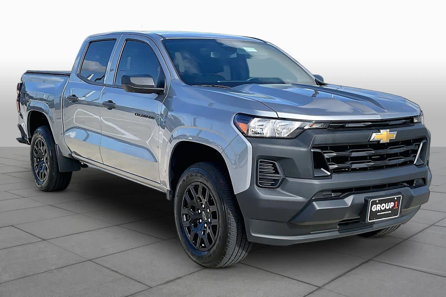 Used 2025 Chevrolet Colorado W/T w/ WT Custom Package RWD image 3