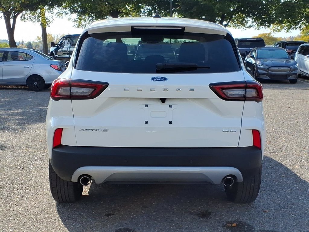 Used 2023 Ford Escape Active w/ Tech Pack #2 AWD/4WD image 4