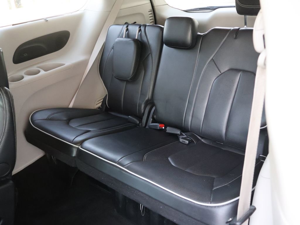 Used 2024 Chrysler Pacifica Limited image 14