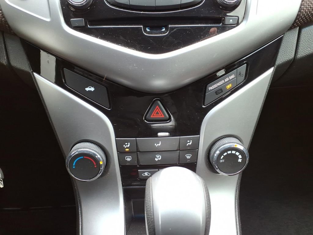 Used 2016 Chevrolet Cruze LT FWD image 21