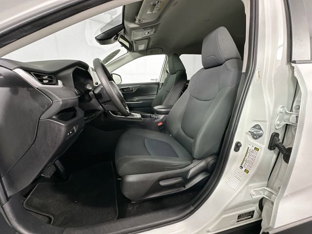 Used 2024 Toyota RAV4 LE AWD/4WD image 16