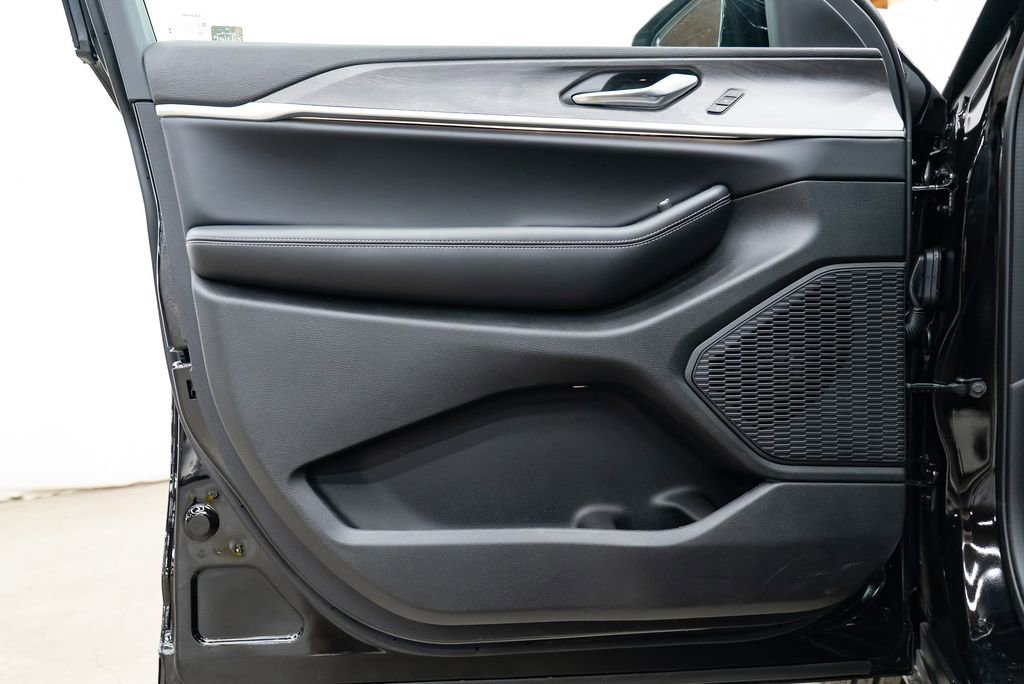 New 2025 Jeep Grand Cherokee Limited w/ Trailer Tow Package image 23