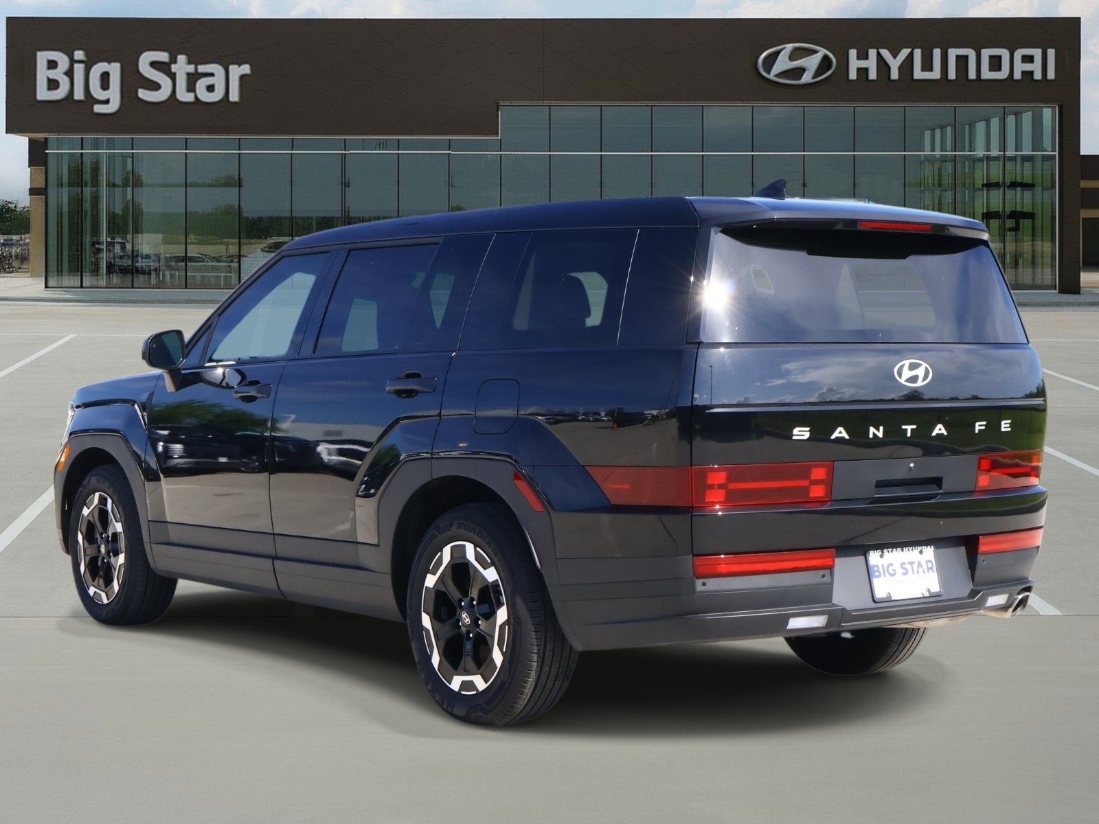 Used 2026 Hyundai Santa Fe SE FWD image 3