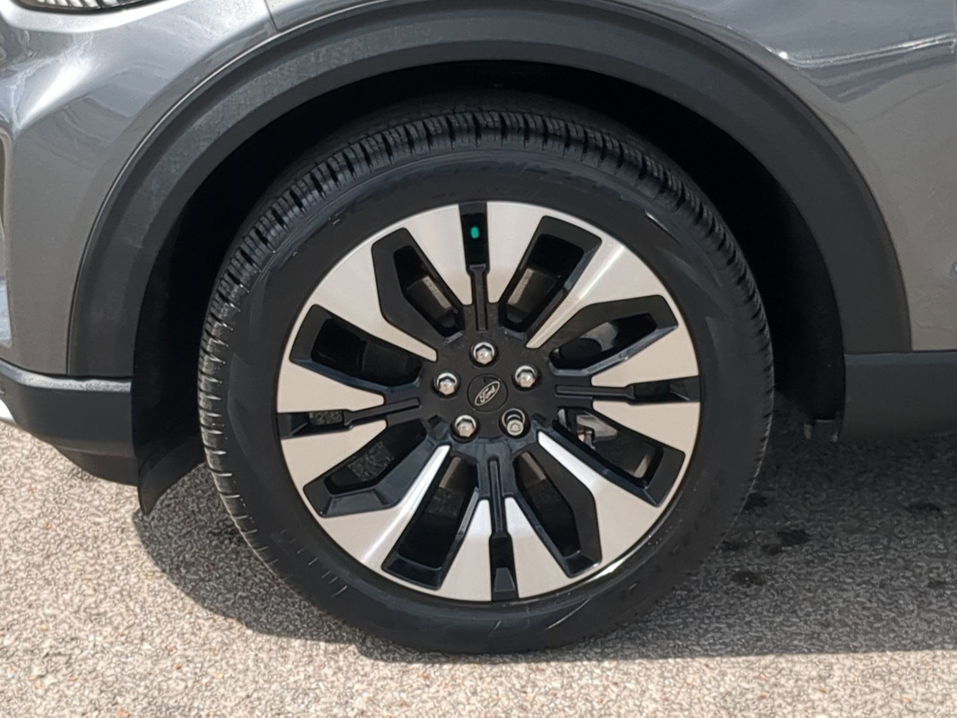 Used 2026 Ford Explorer Platinum w/ LUX Leather Package image 11