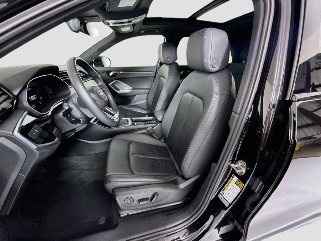 Certified 2023 Audi Q3 2.0T Premium w/ Convenience Package AWD/4WD image 19