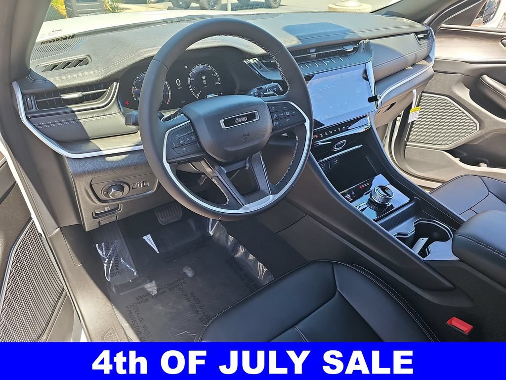 New 2026 Jeep Grand Cherokee L Limited w/ Limited Altitude Package AWD/4WD image 17