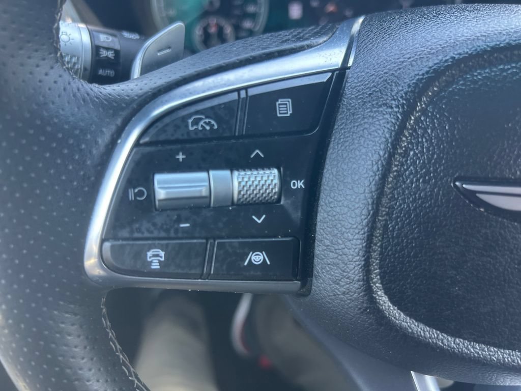 Used 2025 Genesis G70 2.5T AWD/4WD image 18