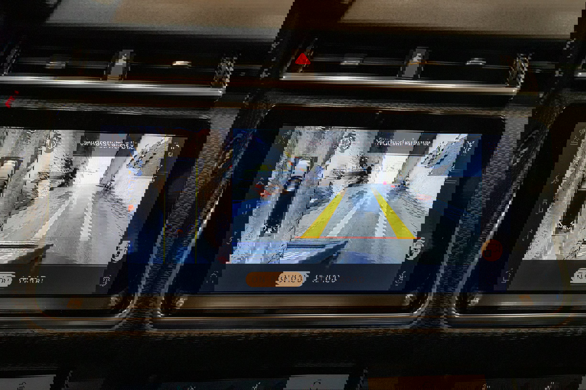 Used 2021 Land Rover Range Rover Velar R-Dynamic S image 29