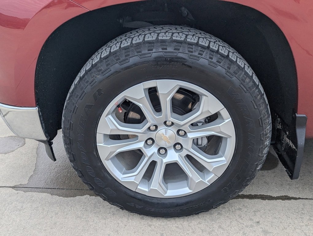 Used 2022 Chevrolet Silverado 1500 LTZ w/ LTZ Premium Package image 18