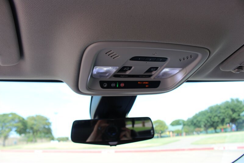 Used 2018 Chevrolet Traverse LT FWD image 30