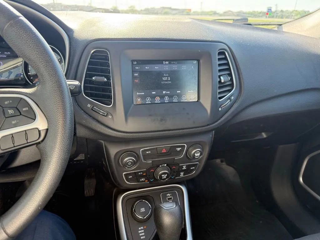 Used 2019 Jeep Compass Sport AWD/4WD image 13