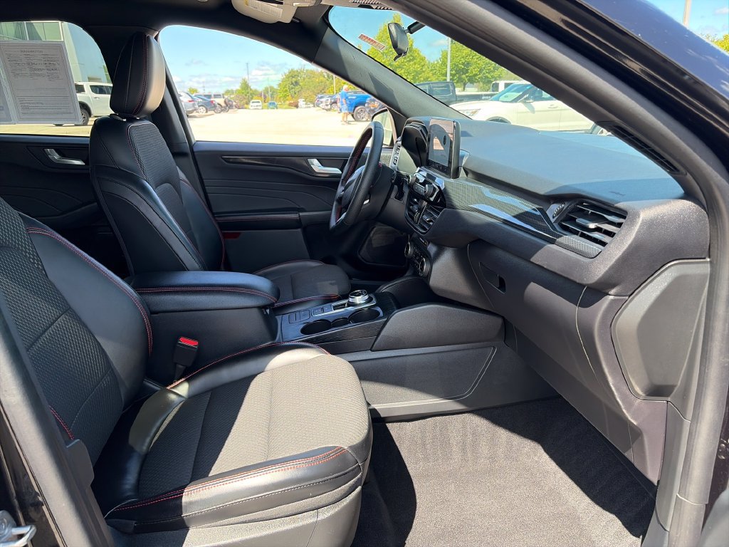 Used 2023 Ford Escape ST-Line AWD/4WD image 11