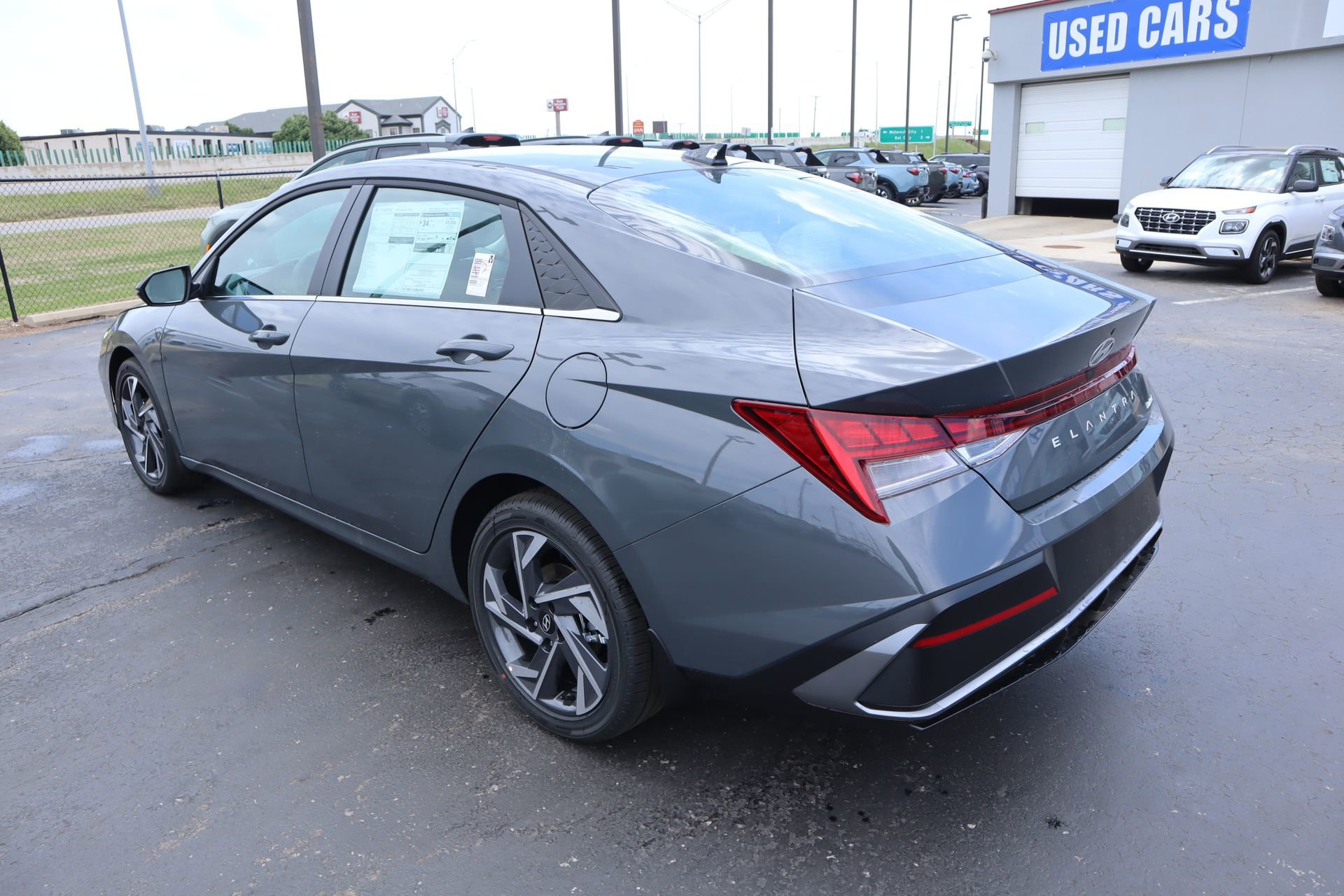 New 2026 Hyundai Elantra Limited FWD image 24