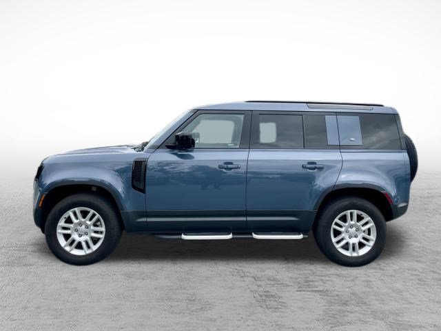 Used 2023 Land Rover Defender 110 S image 8