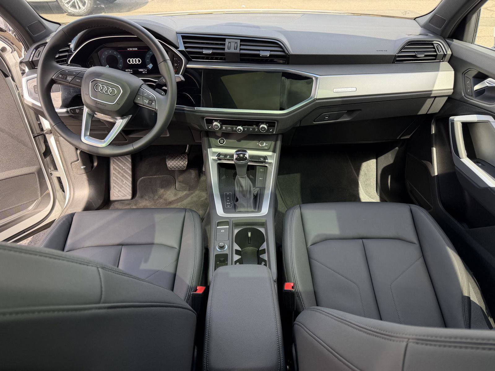 Used 2025 Audi Q3 2.0T Premium w/ Convenience Package AWD/4WD image 16