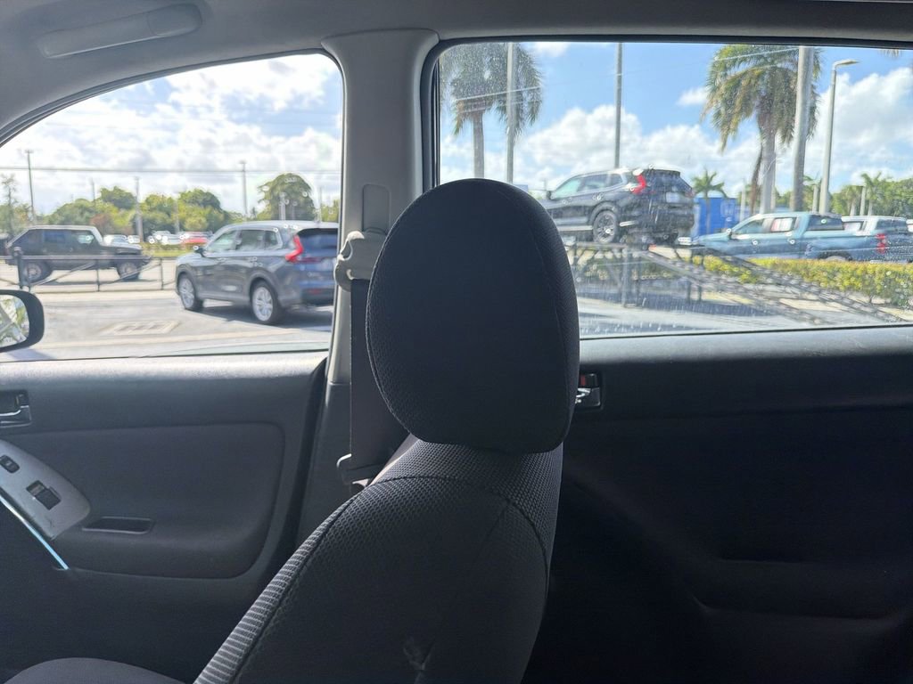 Used 2004 Toyota Matrix FWD image 12