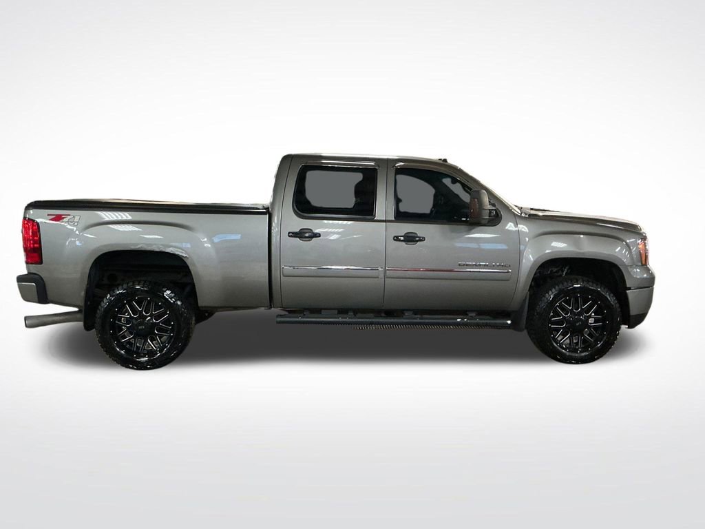 Used 2013 GMC Sierra 2500 Denali w/ Suspension Package, Off-Road AWD/4WD image 7