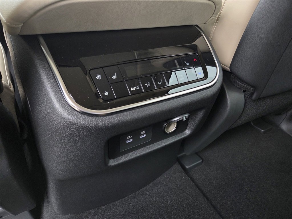 New 2026 Nissan Armada Platinum image 17