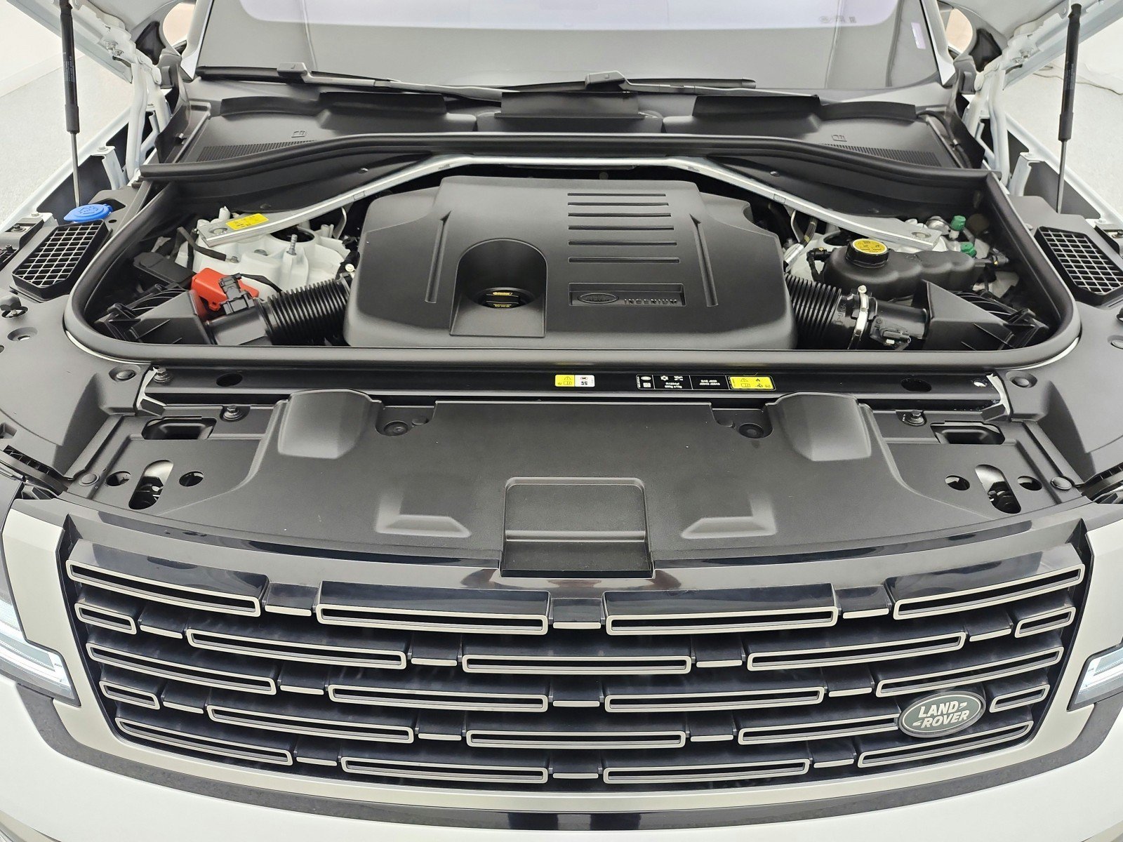 Used 2023 Land Rover Range Rover SE AWD/4WD image 17