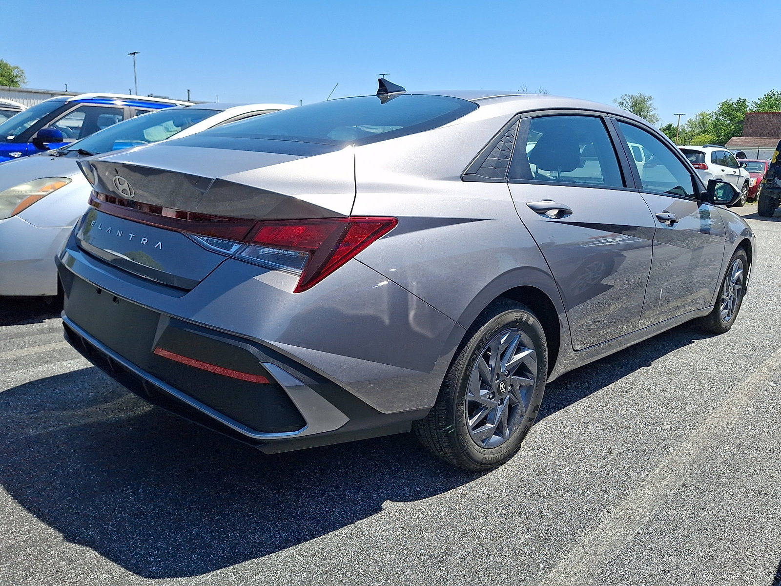Used 2024 Hyundai Elantra SEL FWD image 9