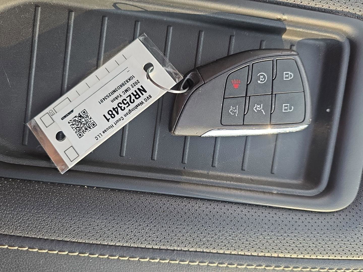 Used 2022 GMC Yukon SLT w/ SLT Premium Package image 29