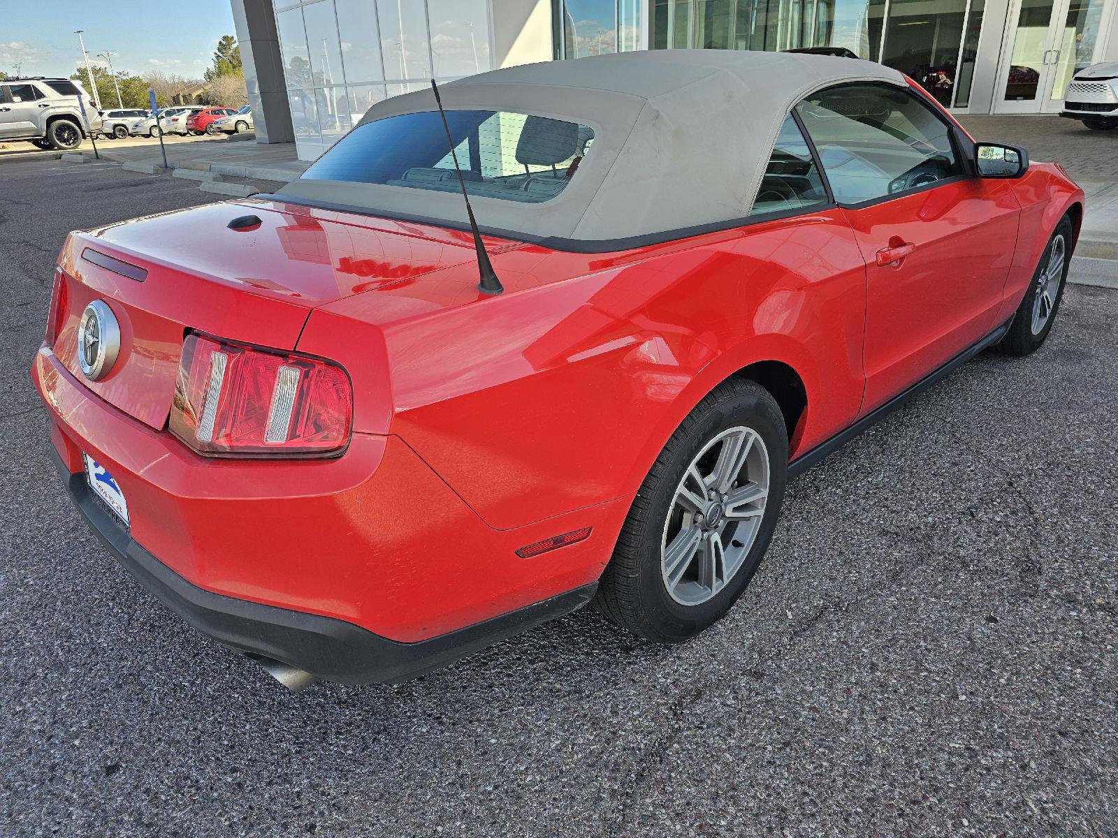 Used 2011 Ford Mustang Premium w/ Comfort Pkg image 5