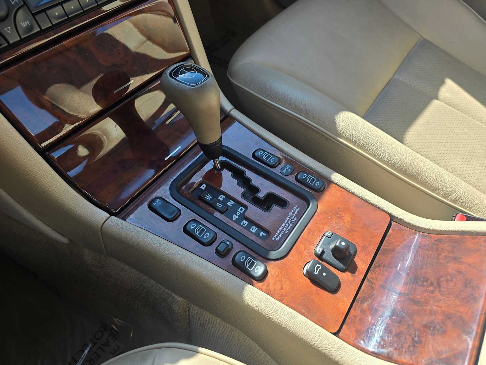 Used 1999 Mercedes-Benz E 320 Sedan image 28