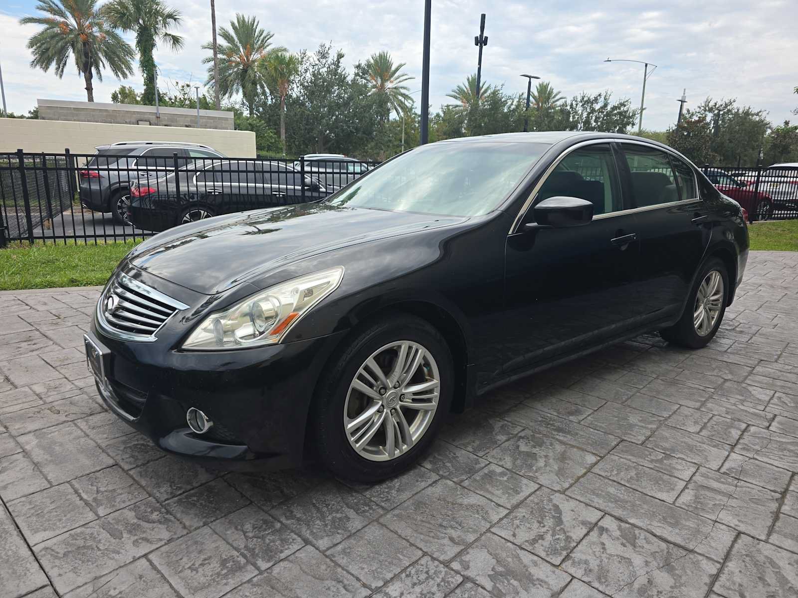 Used 2013 INFINITI G37 x Sedan w/ Premium Pkg AWD/4WD image 7