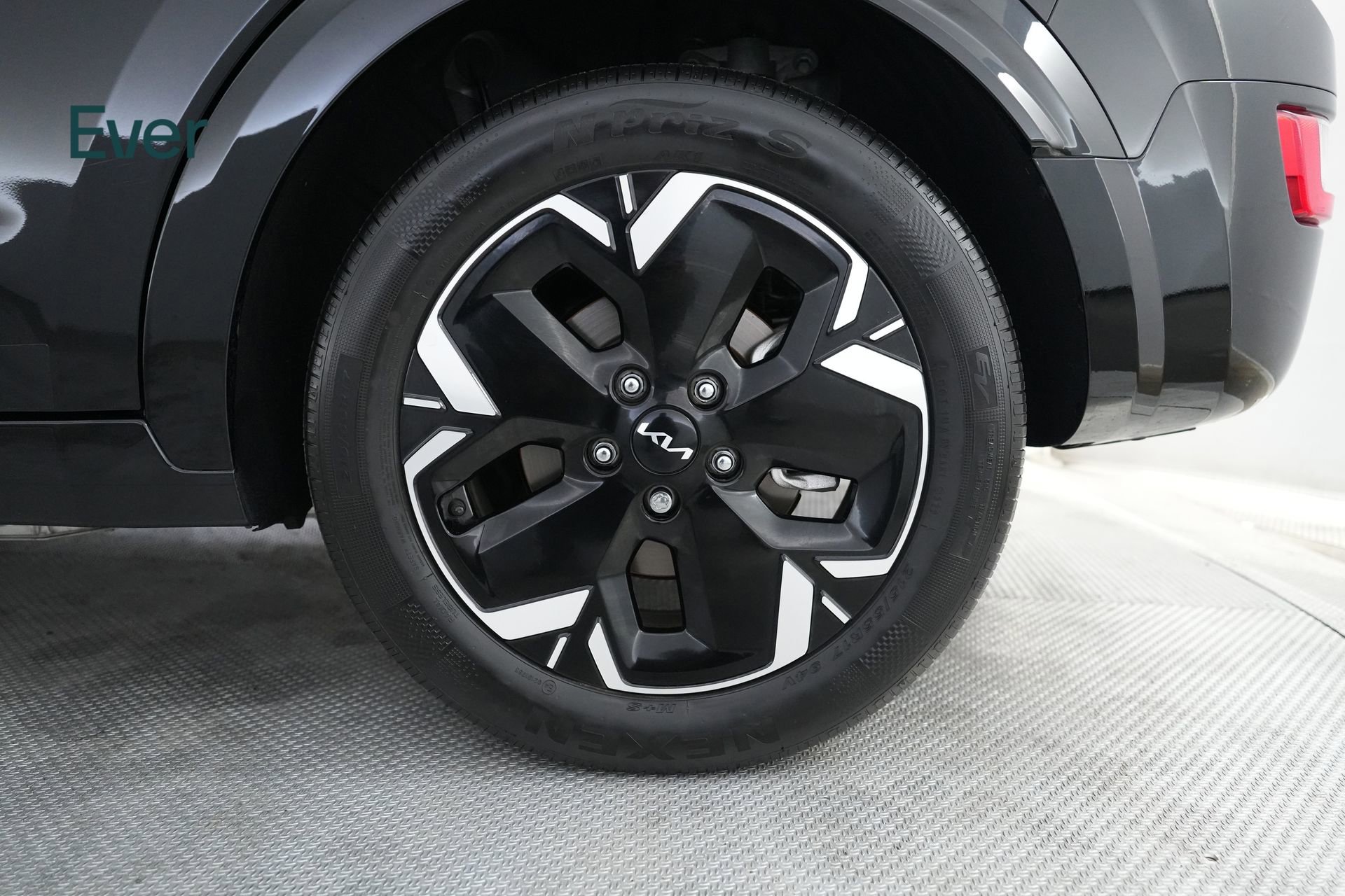 Used 2023 Kia Niro Wind FWD image 9