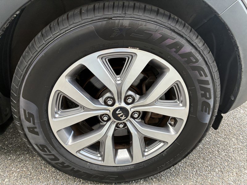 Used 2015 Kia Sportage LX image 18