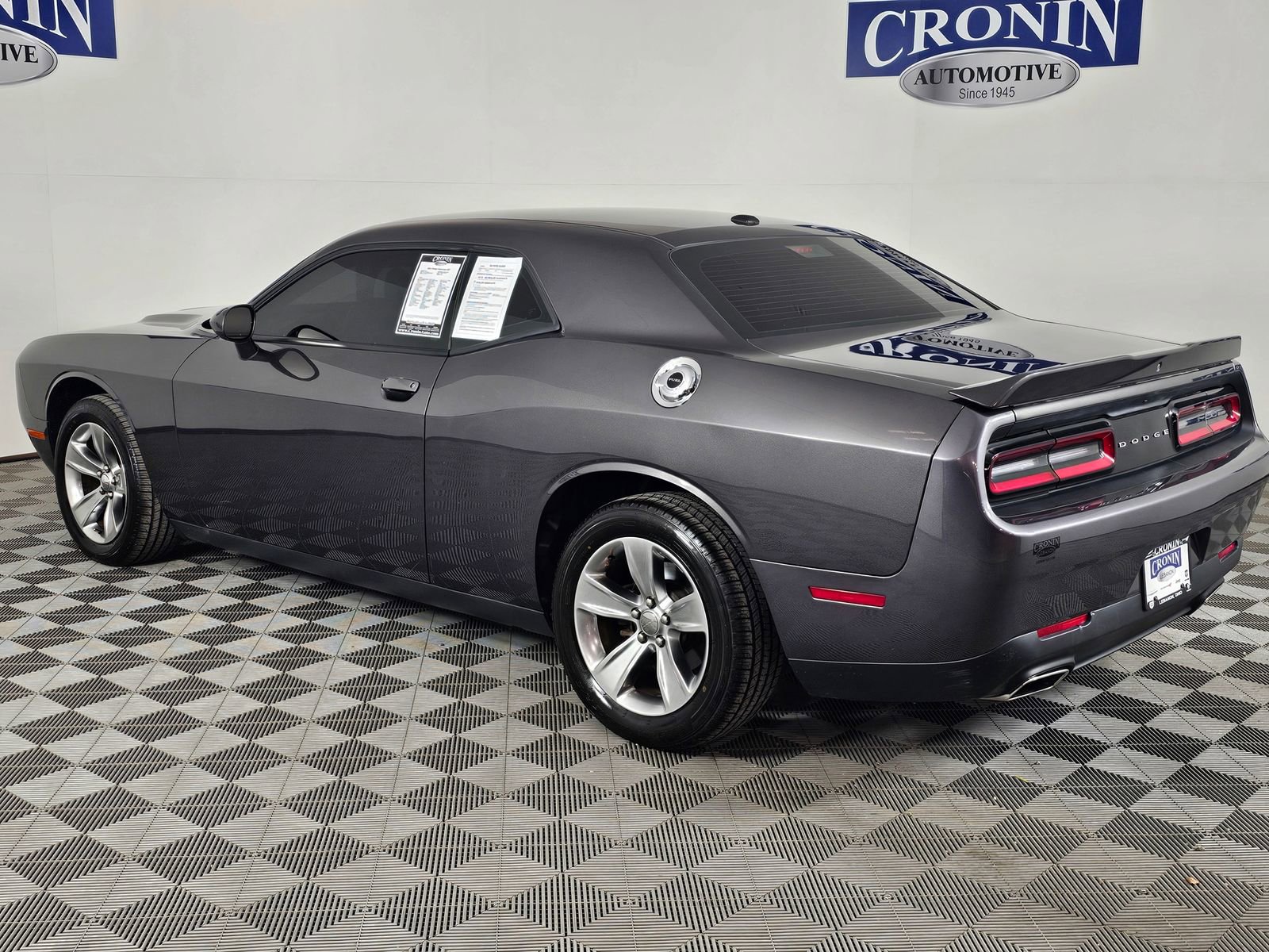 Used 2021 Dodge Challenger SXT image 3