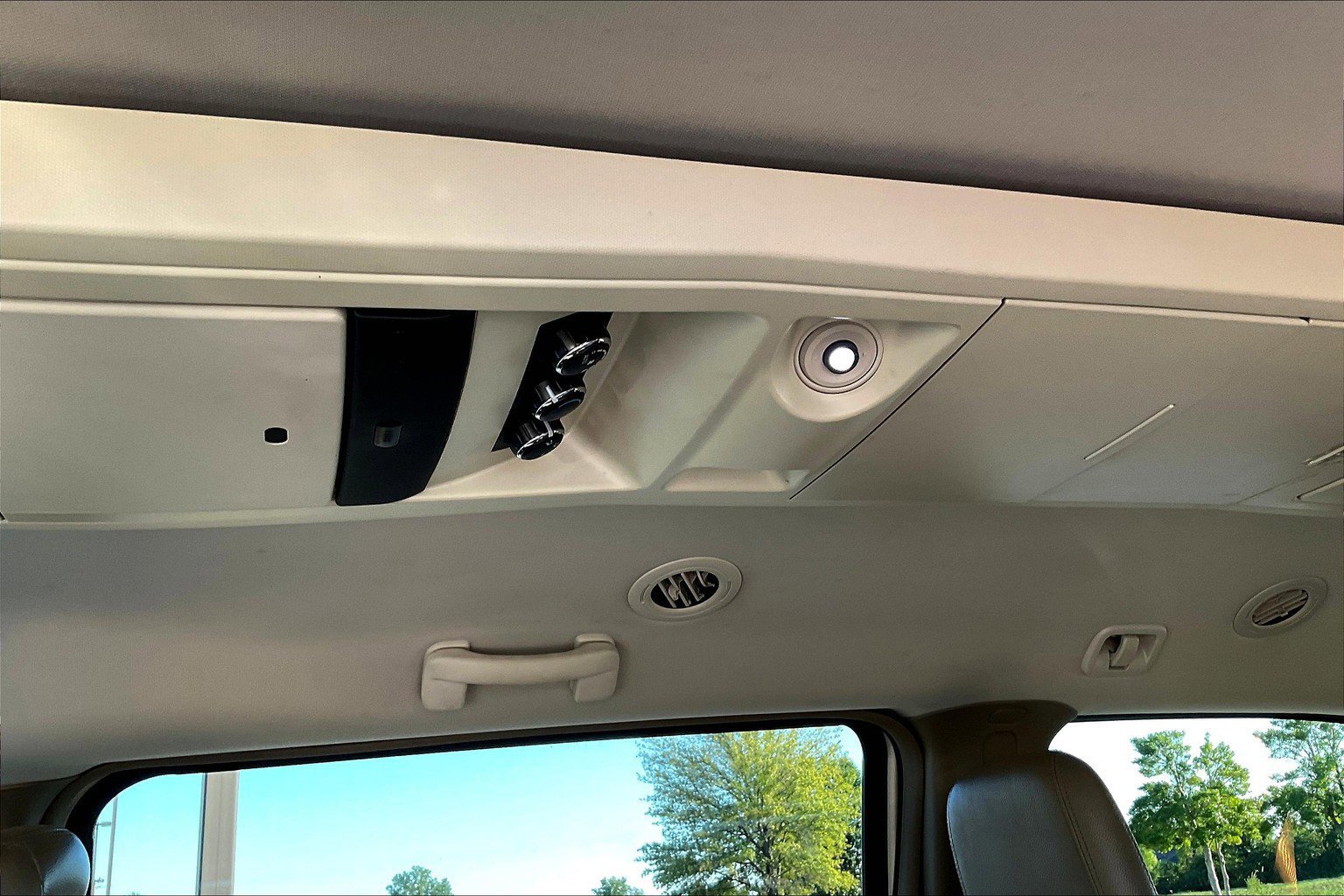 Used 2012 Chrysler Town & Country Touring w/ Entertainment Group #1 image 32