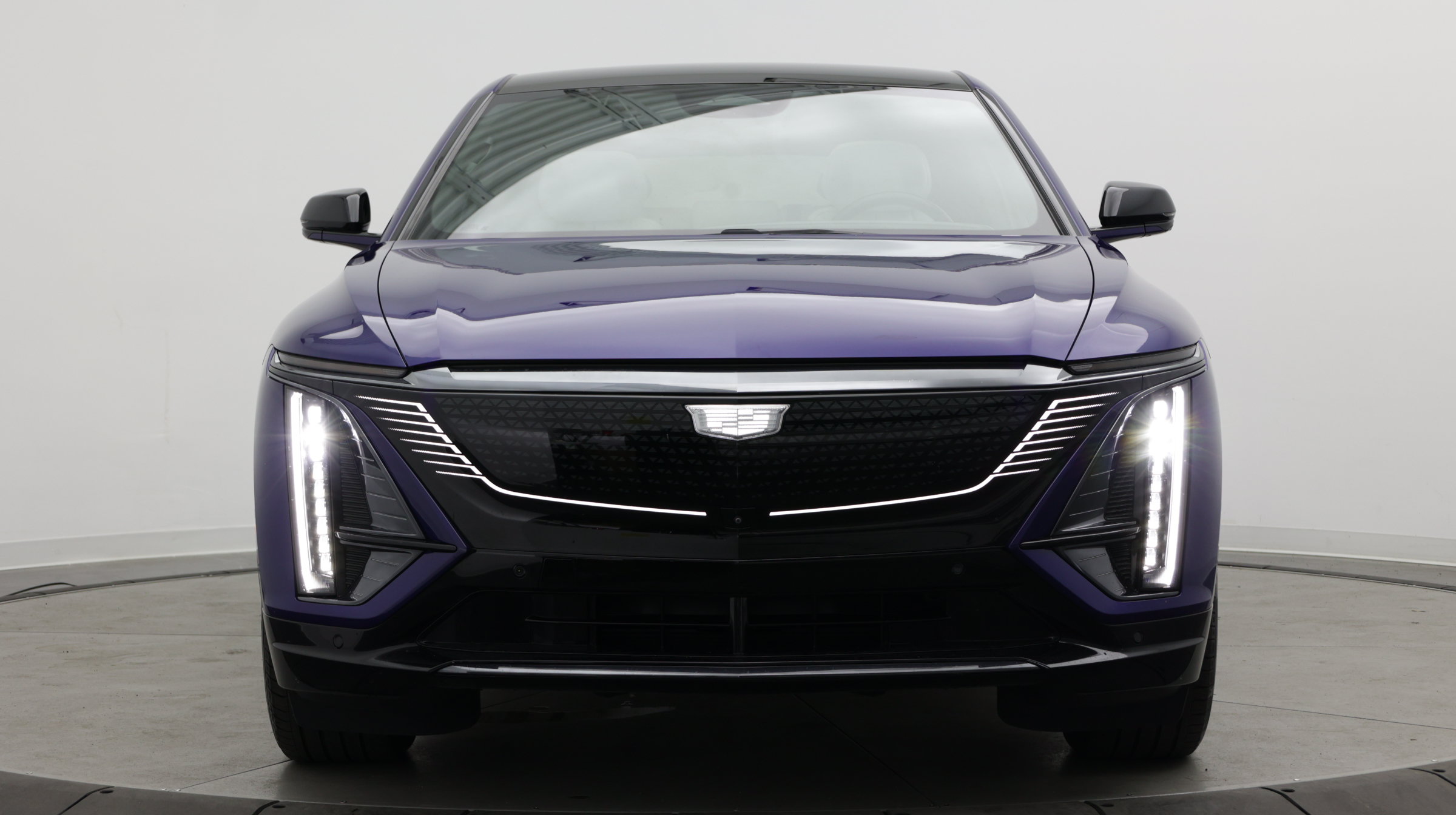 Used 2024 Cadillac Lyriq Sport AWD/4WD image 2