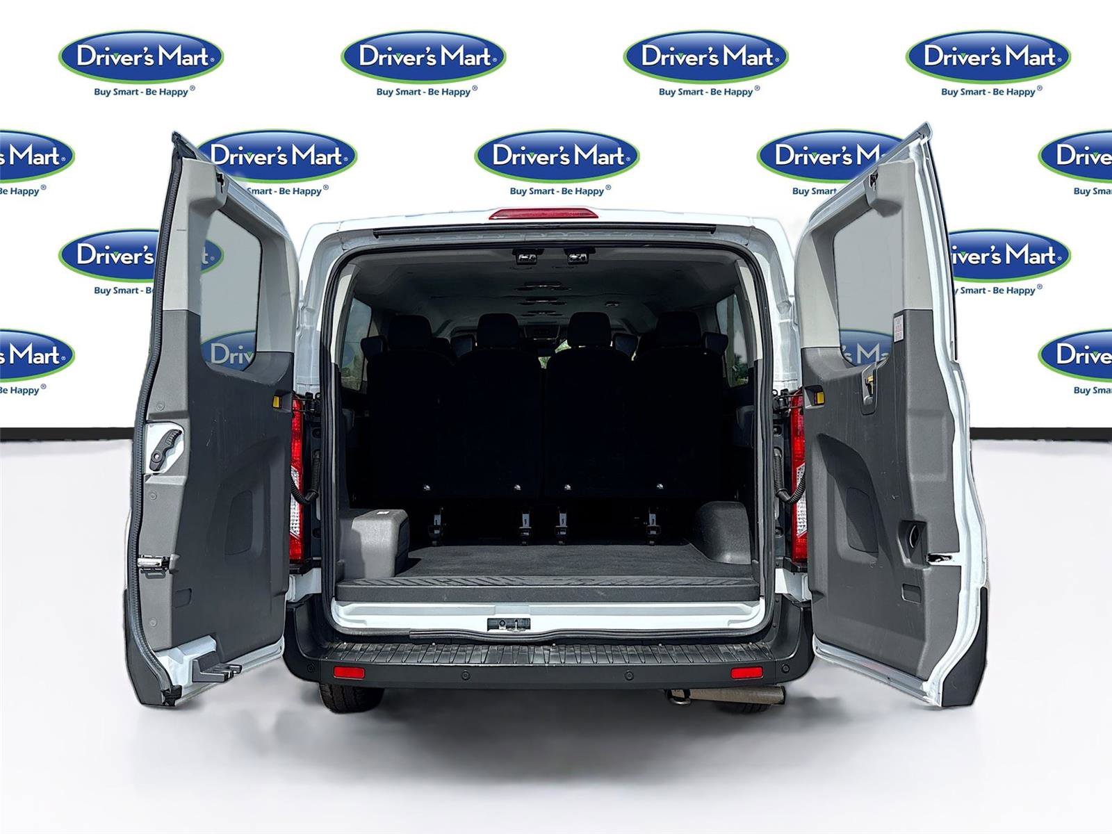 Used 2023 Ford Transit 350 XLT image 24