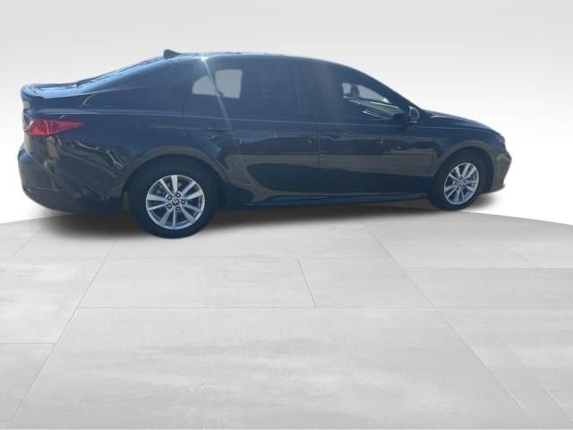 Used 2025 Toyota Camry LE image 10