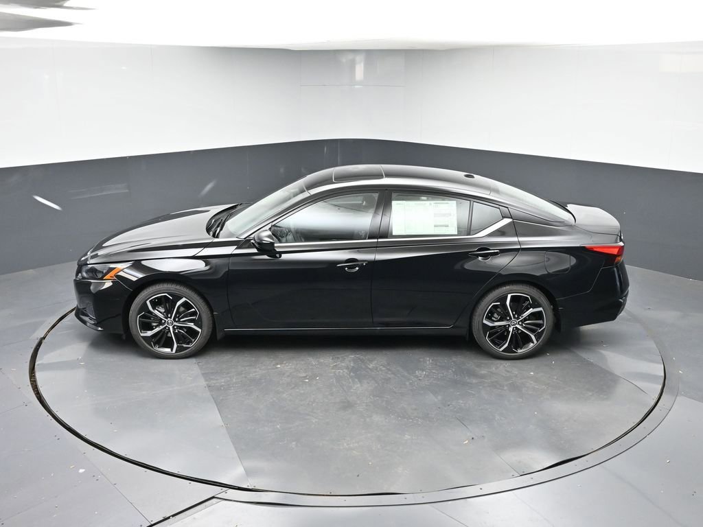 New 2025 Nissan Altima 2.5 SR image 38
