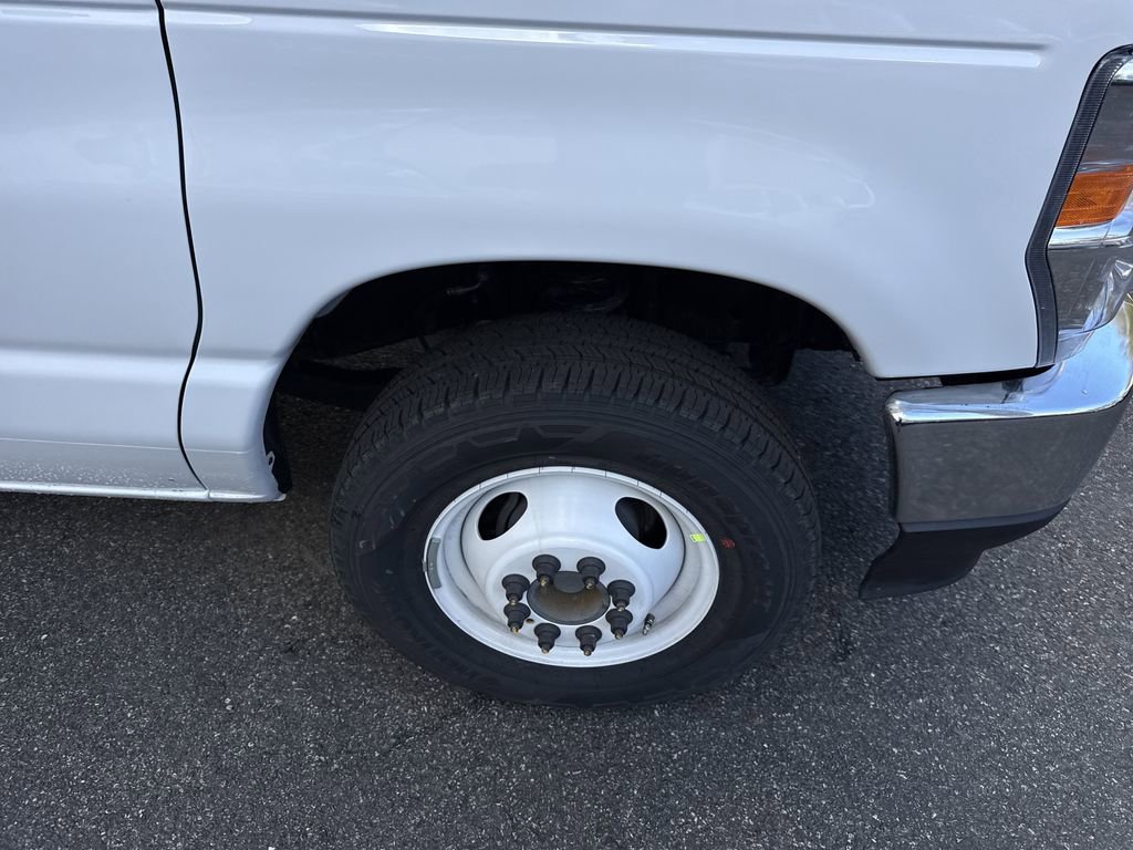 New 2026 Ford E-350 and Econoline 350 Super Duty w/ Power Equipment Group image 8