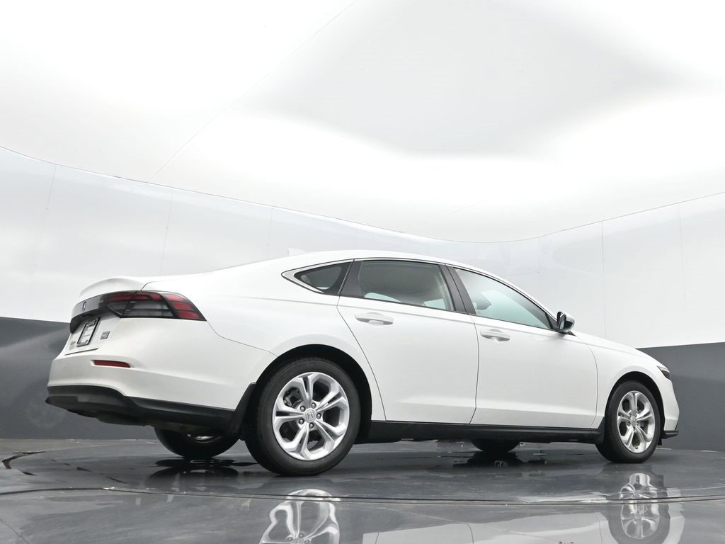 Certified 2025 Honda Accord LX image 23