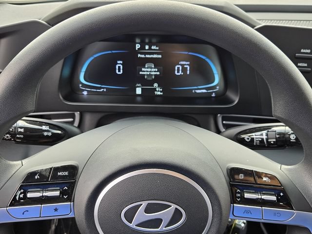Used 2026 Hyundai Elantra SE FWD image 28