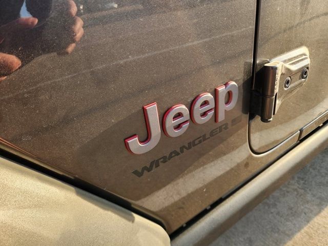 Used 2025 Jeep Wrangler Unlimited Rubicon image 10