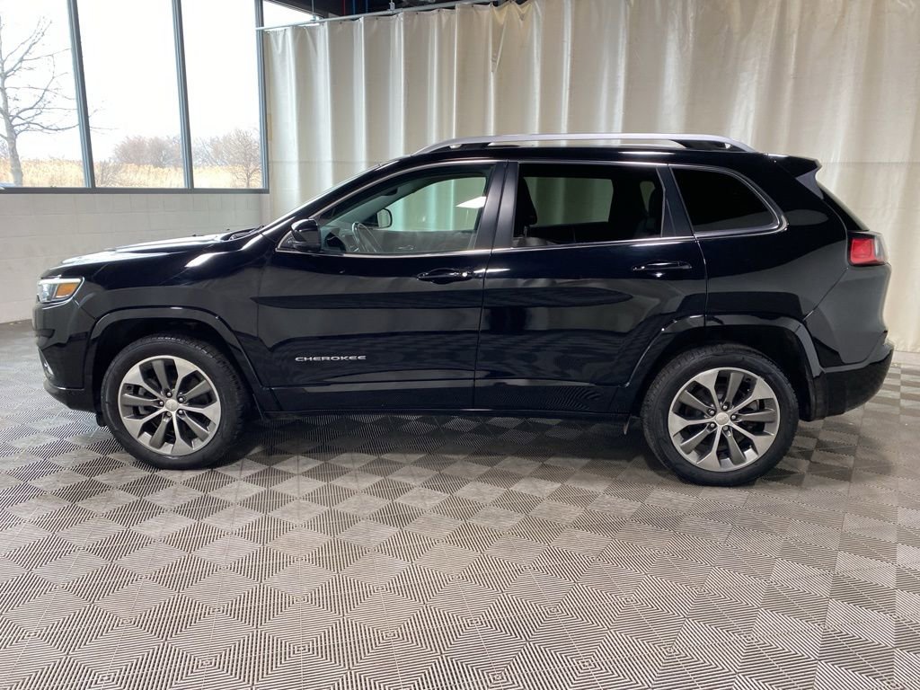Used 2019 Jeep Cherokee Overland image 4