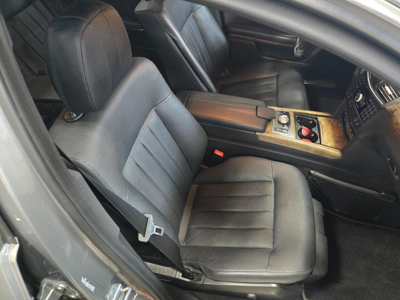 Used 2011 Mercedes-Benz E 550 Sedan image 18